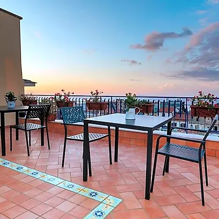 Vista Mare Bed & Breakfast 4*